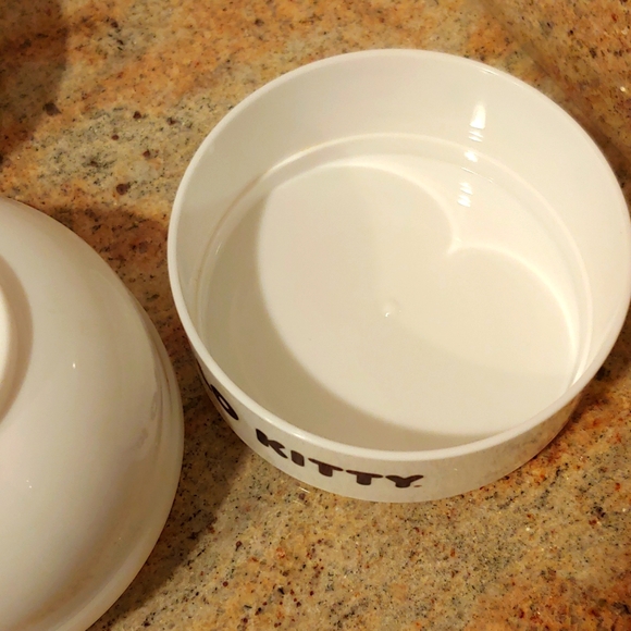 Hello Kitty Bento Box - Picture 7 of 9